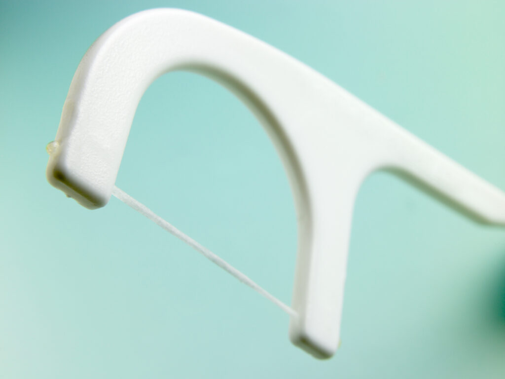 How to Choose the Right Floss for Your Oral Hygiene