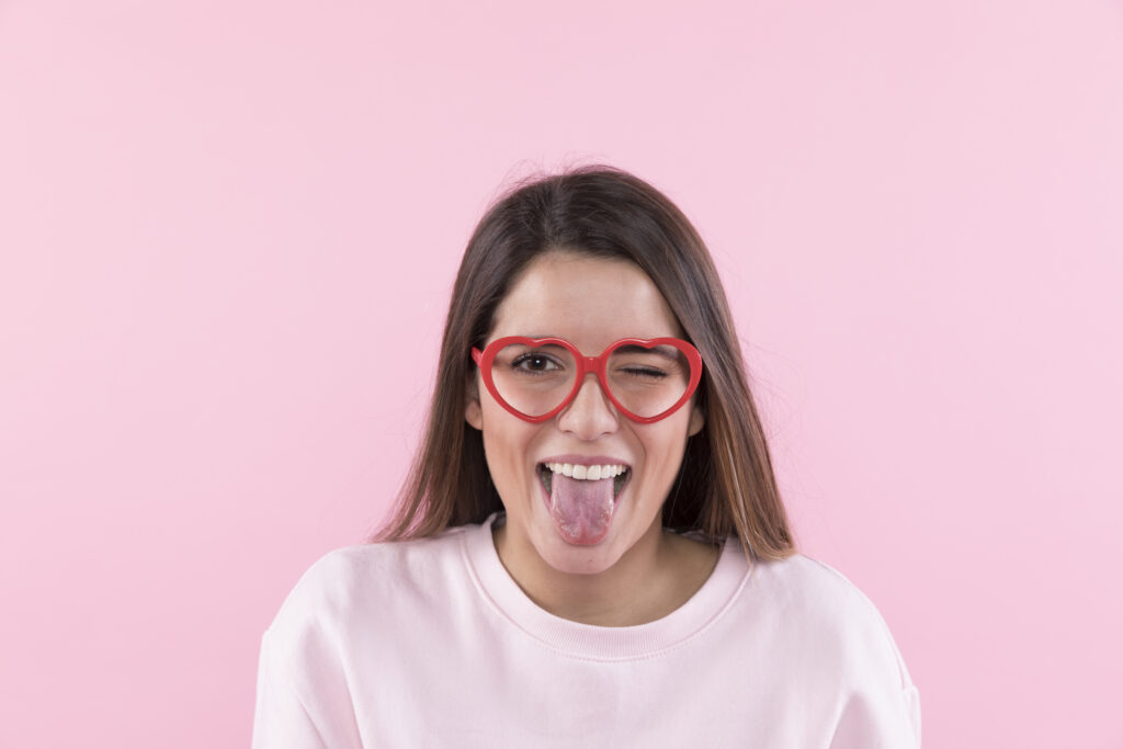 The benefits of using a tongue scraper for your oral health