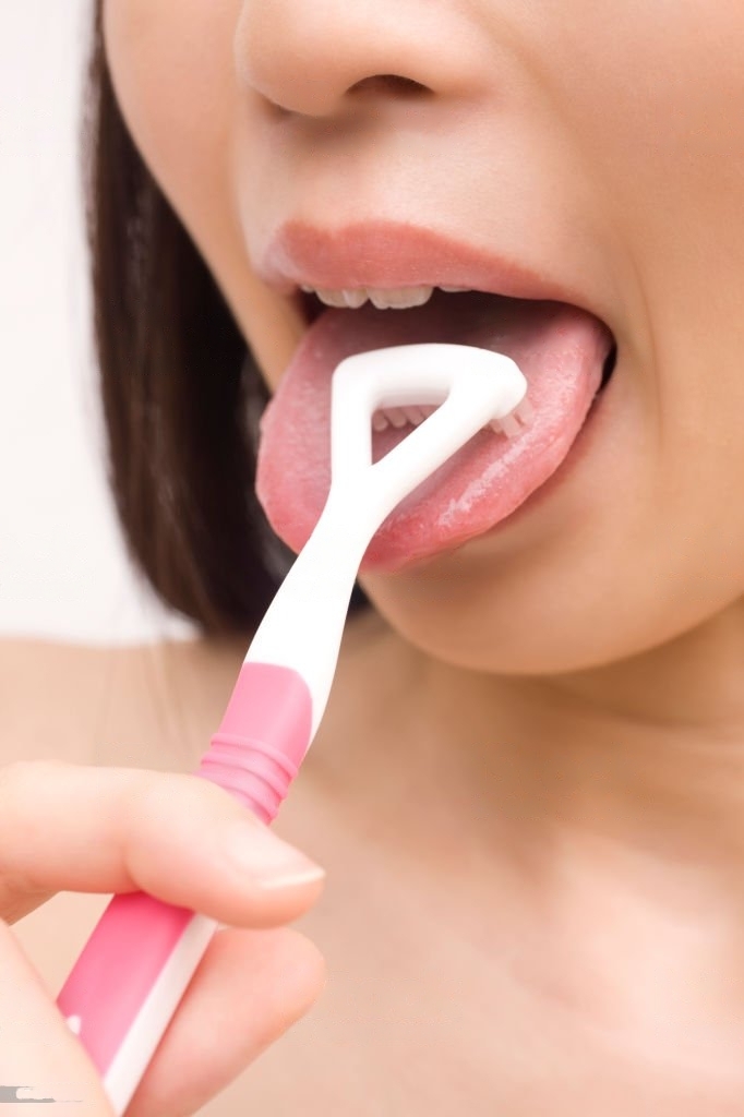 How to Eat for Healthy Tongue Scraping